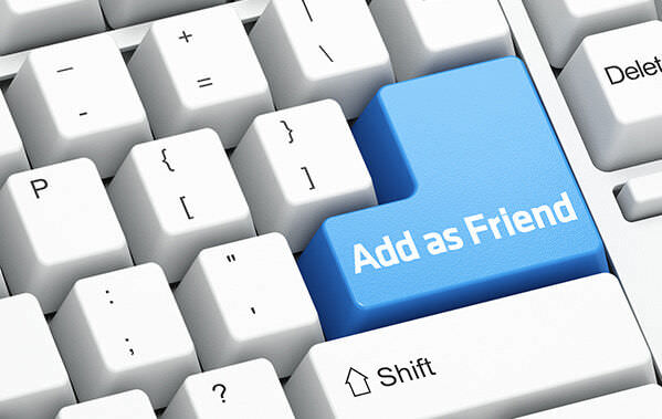 有感于想要拥有众多 LINE 朋友，但要一笔一笔地加入成为 LINE 好友，手指头非常酸。因此，懒惰的我们利用闲遐时间，开发了 LINE 自动加好友软件(autoF)，让闲置中的电脑可以代为加好友。身为网络乡民之一员，我们秉持着自由开放的精神，将这套软件免费授权给大家使用。