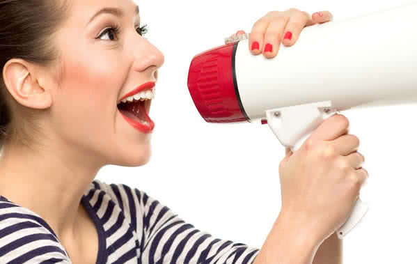 有感于每到节庆时都要发送祝福的话给众多 LINE 朋友，一笔一笔地发送，手指头非常酸，因此，懒惰的我们开发了 LINE 自动群发软体(autoS)，让闲置中的电脑可以代为发送。身为网络乡民之一员，我们秉持着自由开放的精神，将这套软件免费授权给大家使用。